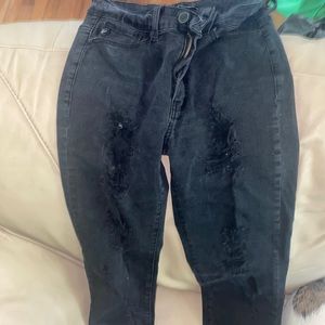 KANCAN BLACK RIPPED JEANS